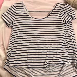 dELiA*s open back tee!